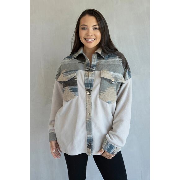 JEN & CO. Jackets & Blazers - J&C Aztec Contrast Print Trim Knit Shacket w/ Front Pockets S/M